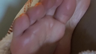 mia moglie finalmente mi ha permesso di fare video dei suoi piedi.