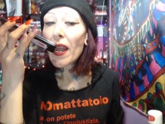 Miss Wagon Vegan insulta, offende e dice parolacce all'assistente di Google