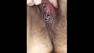 Зрелые милфы толстушки толкают игровые мячи и многое другое