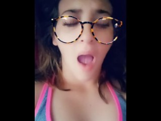 辣熟女在snapchat上呻吟