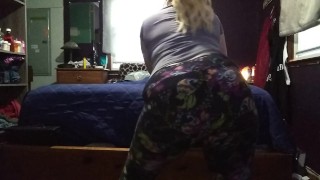 Goofing around twerking 