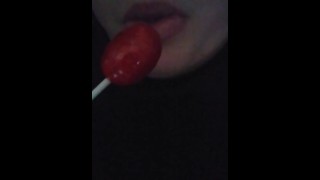 SFW Сосет на blow pop feeder фидери фетиш порно Красный леденец Большие губы