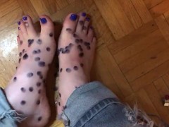 HOT WAX ON CUTE FEET