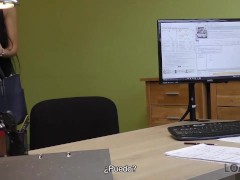 LOAN4K. La morena de pelo largo Inga Devil llega a una