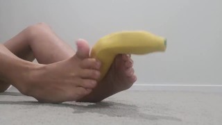 Banana Foot Play para satisfacer su Fetish de pies