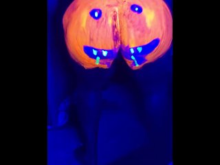 Big Booty Shaking in Pumpkin Black light paint