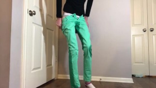 Мочу штаны. 