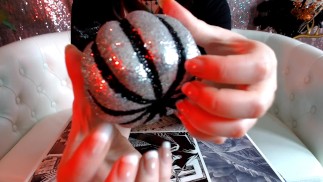 Постукивание ногтей ASMR