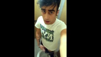 туалета в колледже похожа на ОКАНТОВКУ, потому что кто-то все еще приходит