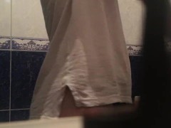 сводная мама помогает сводному брату за мной в душе - Screenshot 1 of 16 - Kink