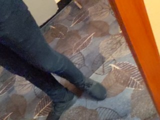 Showing off my legs and ass in skinny jeans