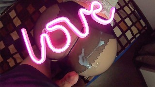 Amateur Koppel Romantische Seks Onder Het Licht Van Een Roze Lamp LOVE POV