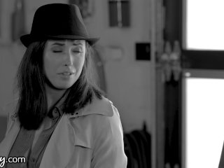 Girlsway Kristen Scott Snitches for Casey Calvert's Snatch