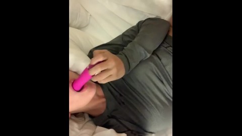 Blonde Babe se baise avec un vibromasseur - BaristaBabe8 