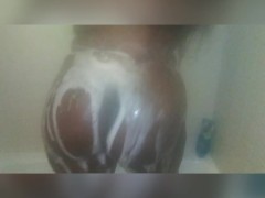  bbw shaking soapy ass