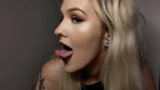 MyChick Sexy Tongue