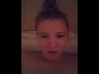 Playing with my pussy in the bath