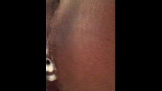 Анальные игры в ванне 