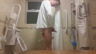 Очень худенькая долговязая веточка и его потрясающий член