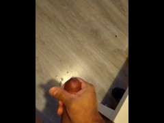 Mega cumshot - Screenshot 10 of 16 - Handjob