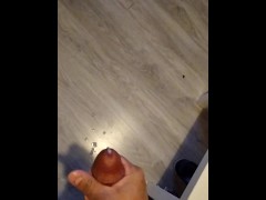 Mega cumshot - Screenshot 9 of 16 - Handjob