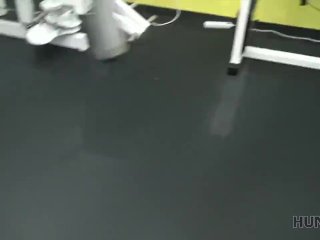 HUNT4K. Lamagnifica ragazzaLinda Sweet ama solo lo sport