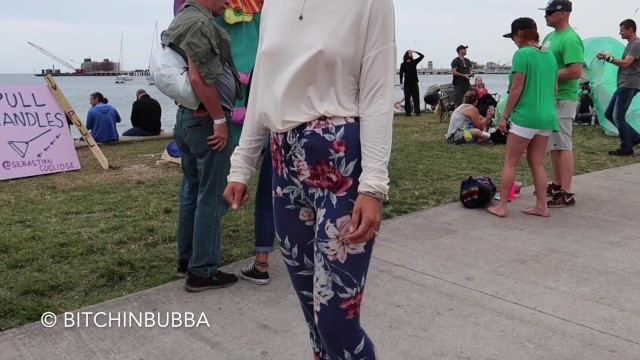 Hudební Festival Pro Teenagery Bez Podprsenky