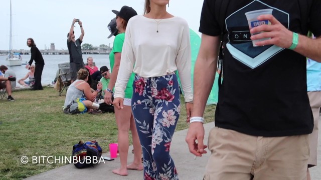 Hudební Festival Pro Teenagery Bez Podprsenky
