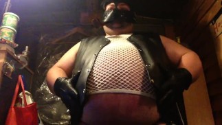 какая-то кожаная клипса