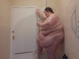 SSBBW STRUGGLES TO SHOWER AS SO HORNY