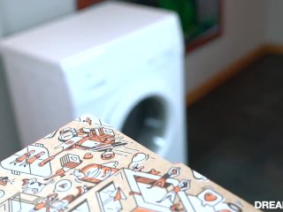 Did a blowjob to the pizza delivery man and swallowed cum / Dreamer xxx screenshot number 0