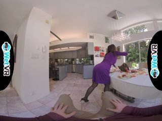 WETVR Lisa Ann First Ever VR Scene On Thanksgiving screenshot number 2
