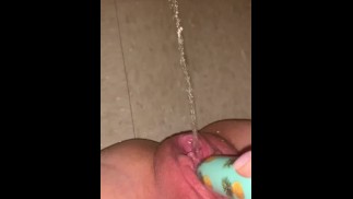 Thumbnail Up close squirting