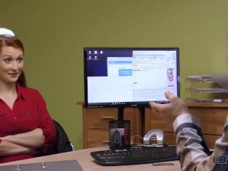 LOAN4K. La pelirroja Isabella Lui con enormes sirenas