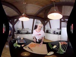 A nerdy VR porn fantasywith Daisy Lee