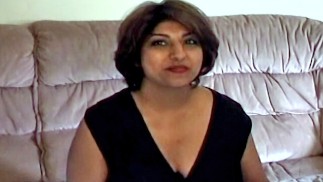Amateur Indische Milf leckte und benutzte 2 weiße Männer