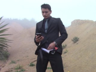 Joven se Escapa de la Oficina para Pegarse una Rica Paja al Aire Libre