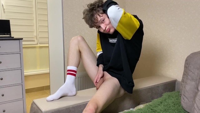 Cute boy Jerking His Monster Dick Before Go to Bed ...