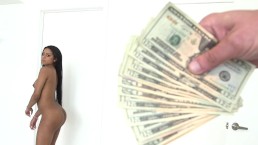 BANGBROS - Jonge Ebony meid Aaliyah Grey krijgt lul van haar klant
