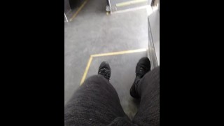 Grote lul bulge op trein 1