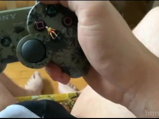 HomeGiant - Let's Play a Game - Giant male macro shrinking porn