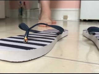 HomeGiant - The Beach - Foot crush giant male macro porn