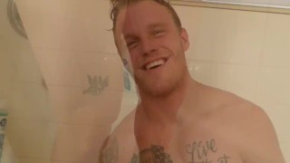 Maverick Men Directs Jungs In Der Dusche Gucken