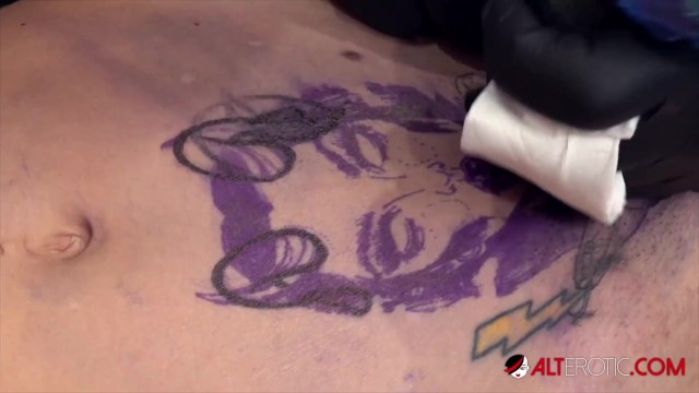 Vanessa Skye Deepthroats a Cock after getting Tattooed