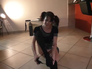 Little whiteslut twerks her little round_ass showing upskirt pussy