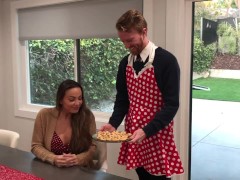 Abigail Mac Tries My Raspberry Shortbread Cookies For the First Time