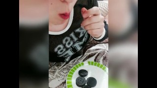 I love cookies with cum!!!