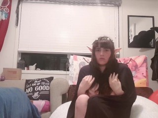 Elfie Secretly Masturbates