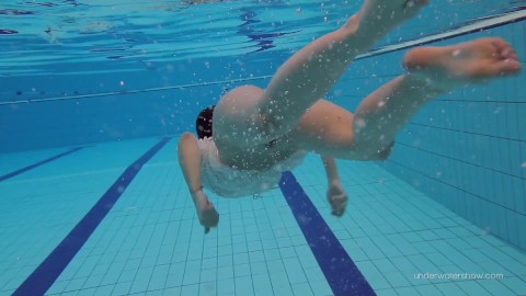 Katy Soroka hairy teen underwater