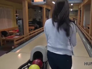 HUNT4K. Das Paar hat es satt zu bowlen, der Typ will Geld